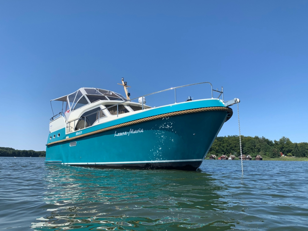 Ansicht-Laura-Marie-Motoryacht