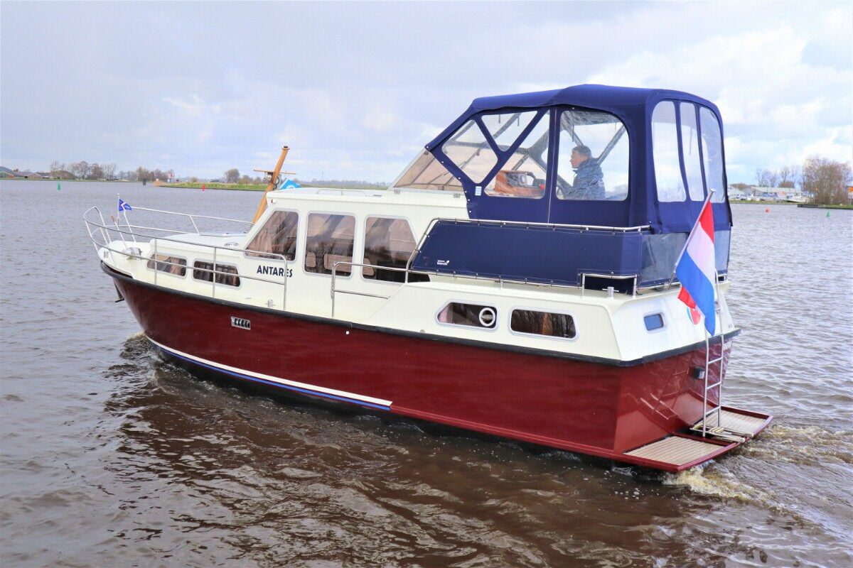 Aquanaut1000-Antares-Heck-Badeplattform