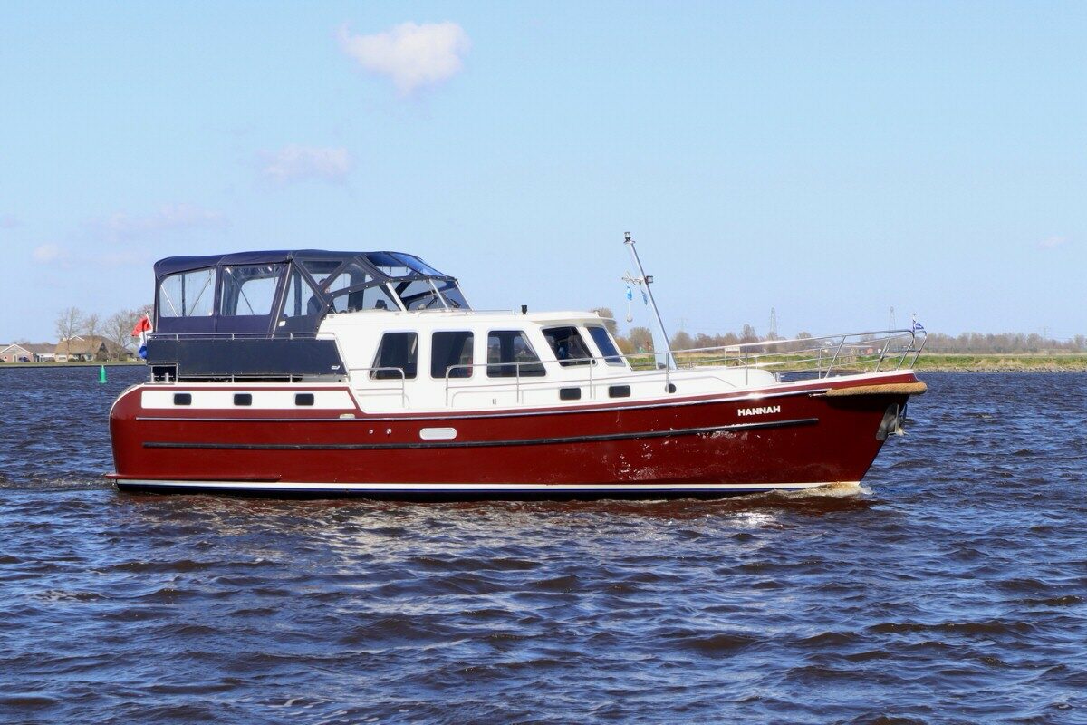aquanaut-1250-hannah-friesland