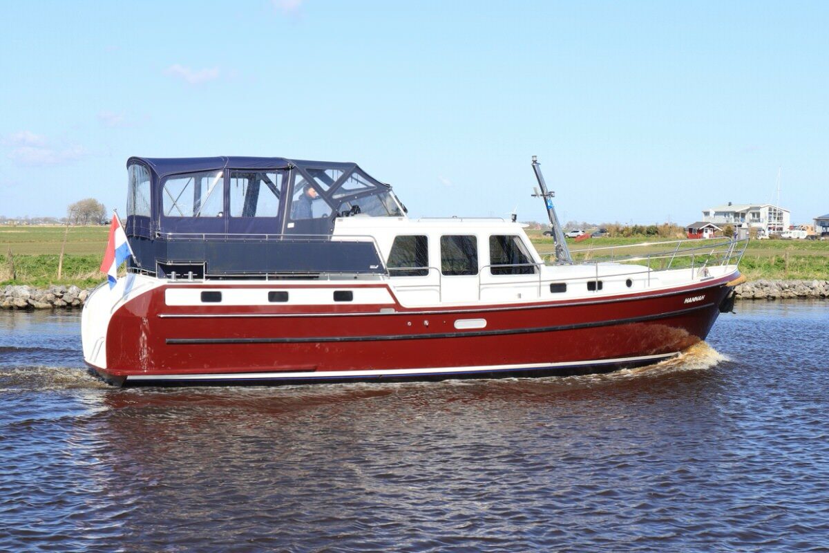 aquanaut-1250-hannah-seitenansicht