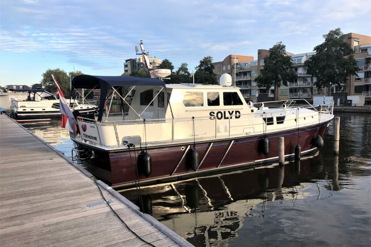friesland-pilot-44-solyd-am-hafen