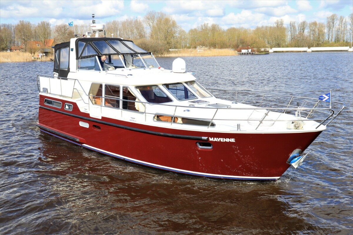 smelne-1180-mayenne-hausboot