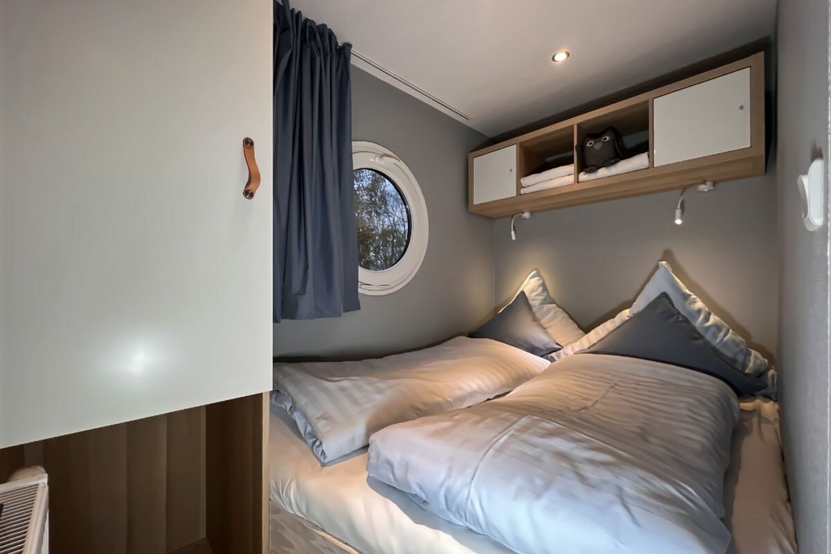 bungalow-hausboot-3k-doppelbett