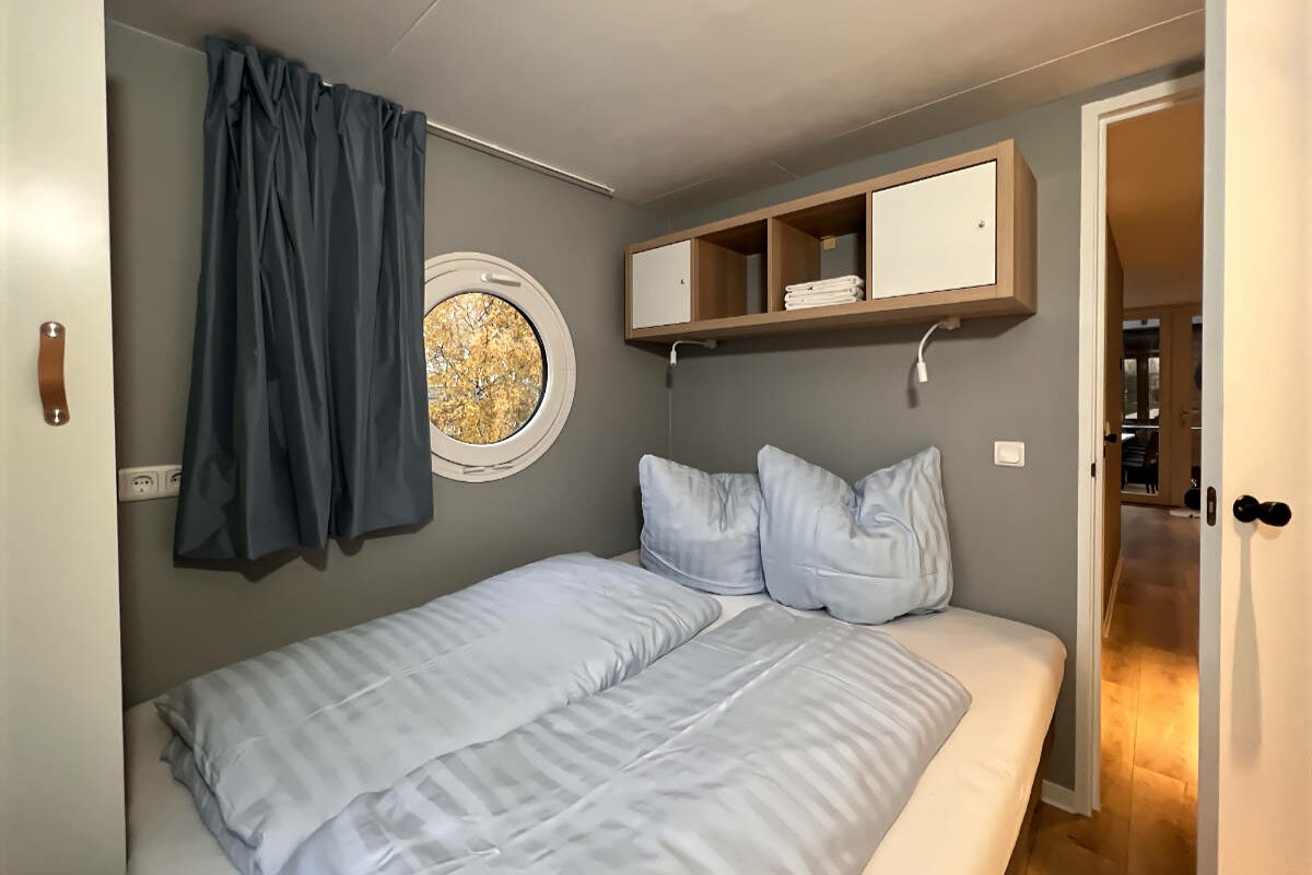 bungalow-hausboot-3k-doppelbett-2