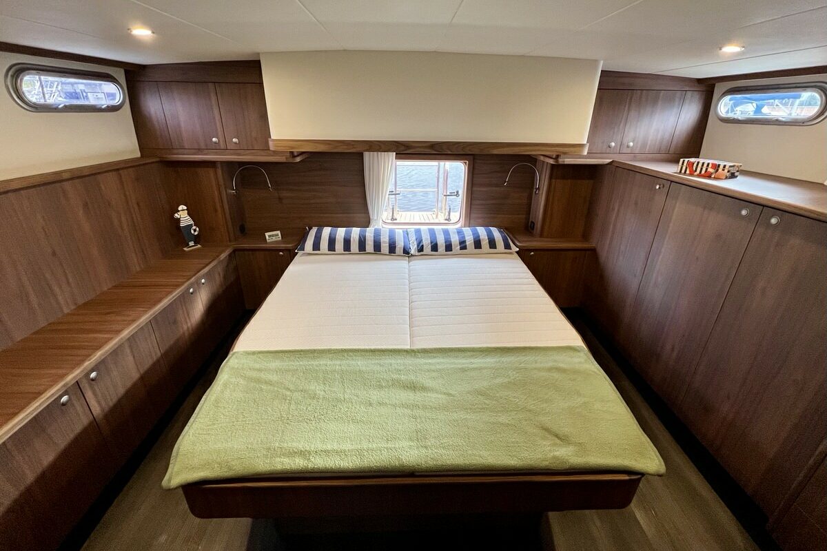 motoryacht-abim-klara-doppelbett-heckkabine