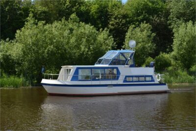 Safari Houseboat 1050 im Grünen