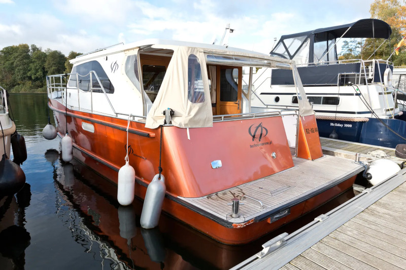 hausboot-alexis-heck-seitlich