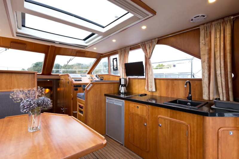 hausboot-alexis-kueche
