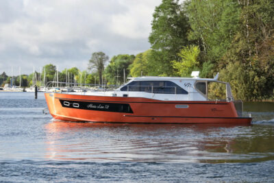 Seitenansicht Motoryacht Hausboot Alexis