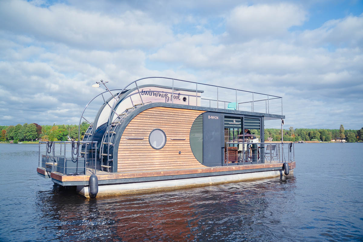 hausboot-ruhepol-aufgang-dachterrasse