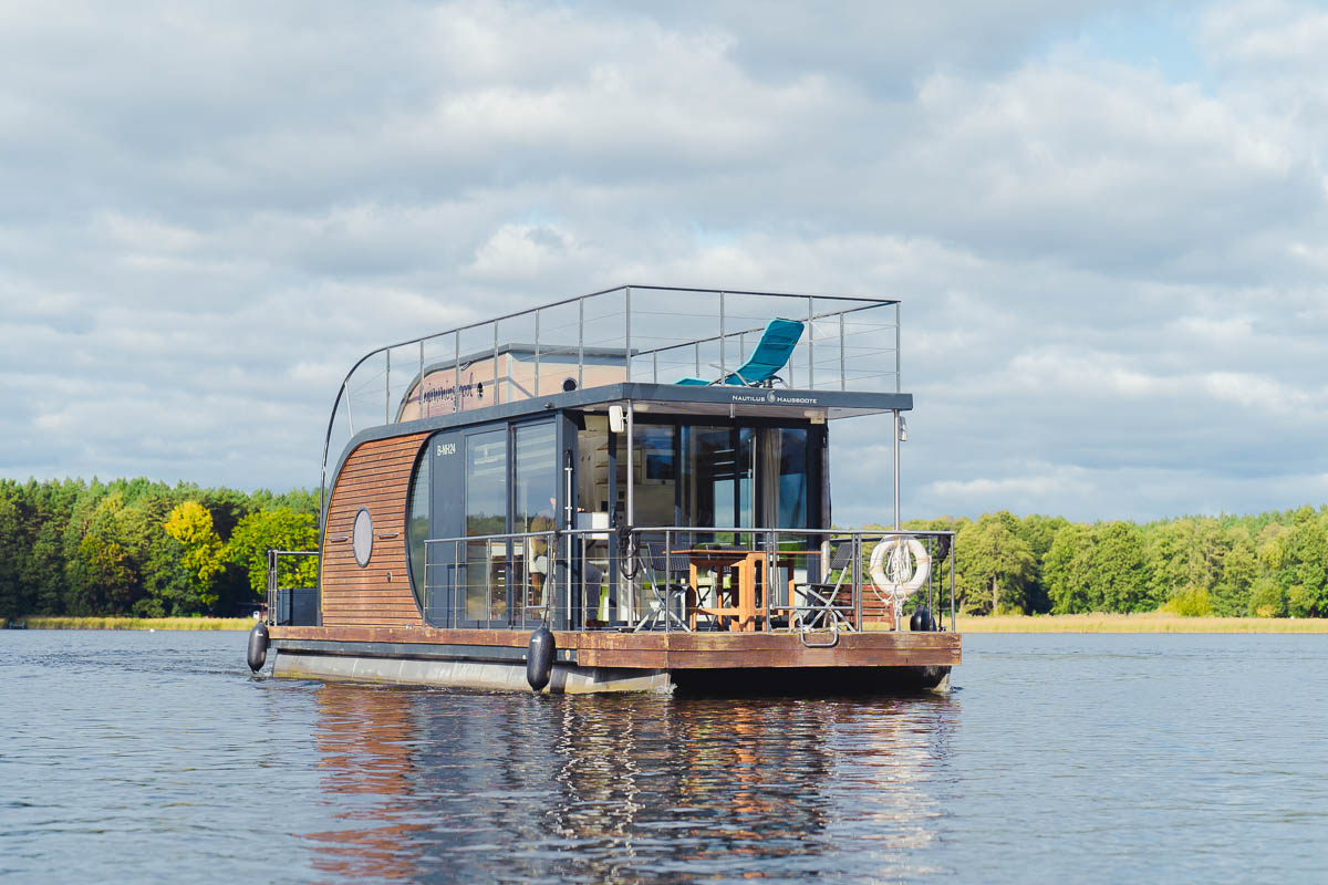 hausboot-ruhepol-terrasse