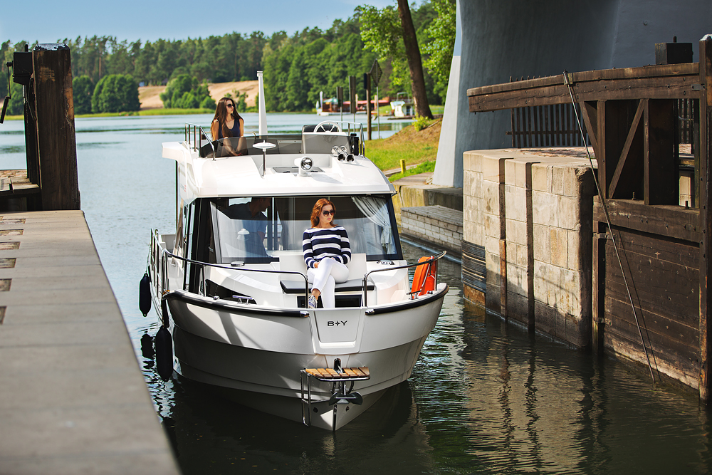 hausboot-suncamper-schleuse