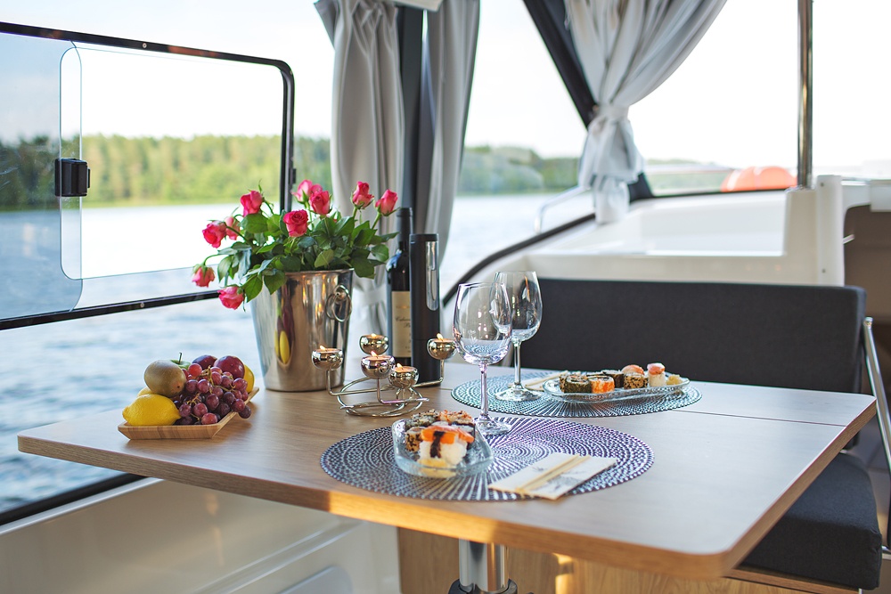 tisch-salon-suncamper-35