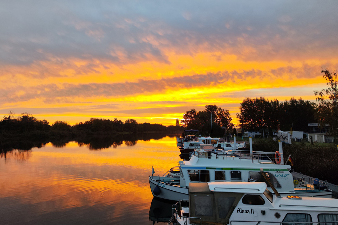 Hafen Calbe an der Saale Sonnenuntergang