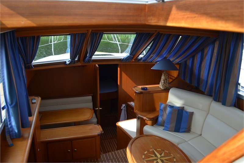 motoryacht_evolution-blick-salon
