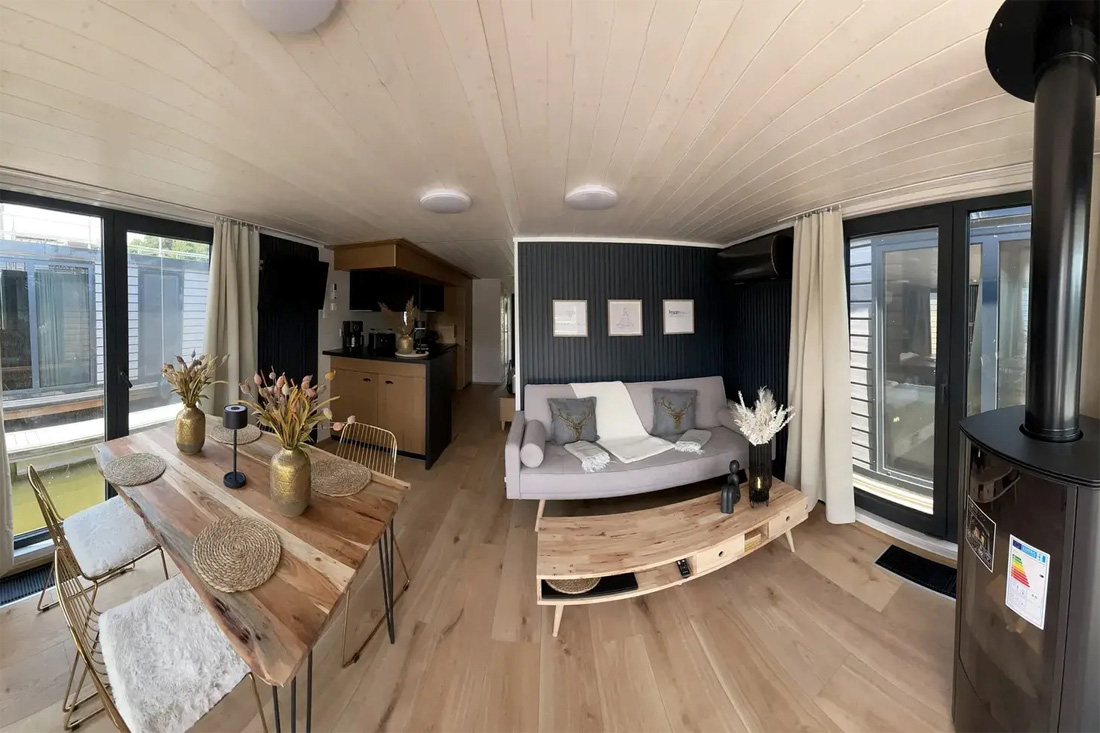 Salon Hausboot Enjoy