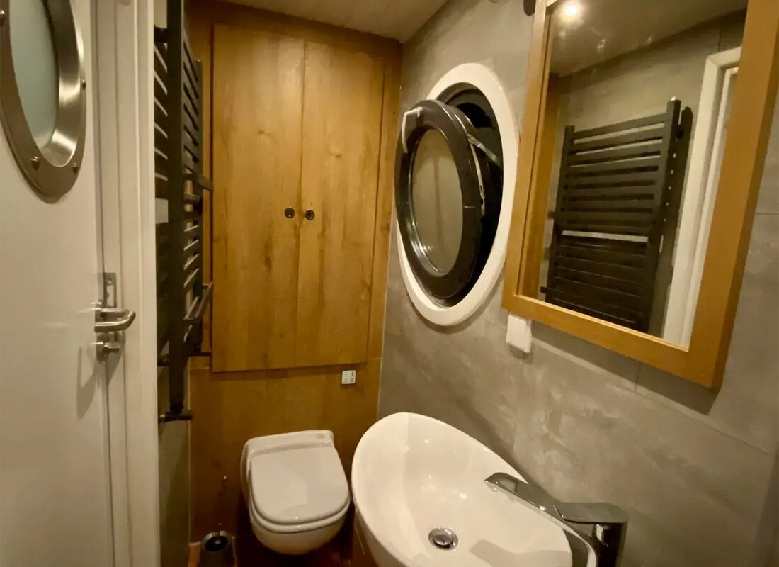 waschbecken-toilette-hausboot-redwine-juno