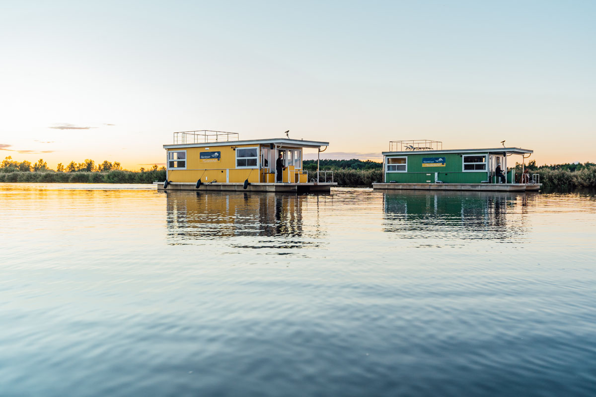 Hausboote unterwegs Peenefluss