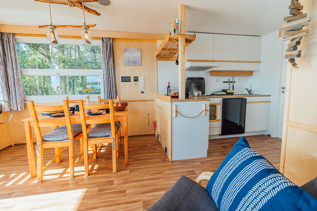 Hausboot Peene Wohnzimmer und Küche
