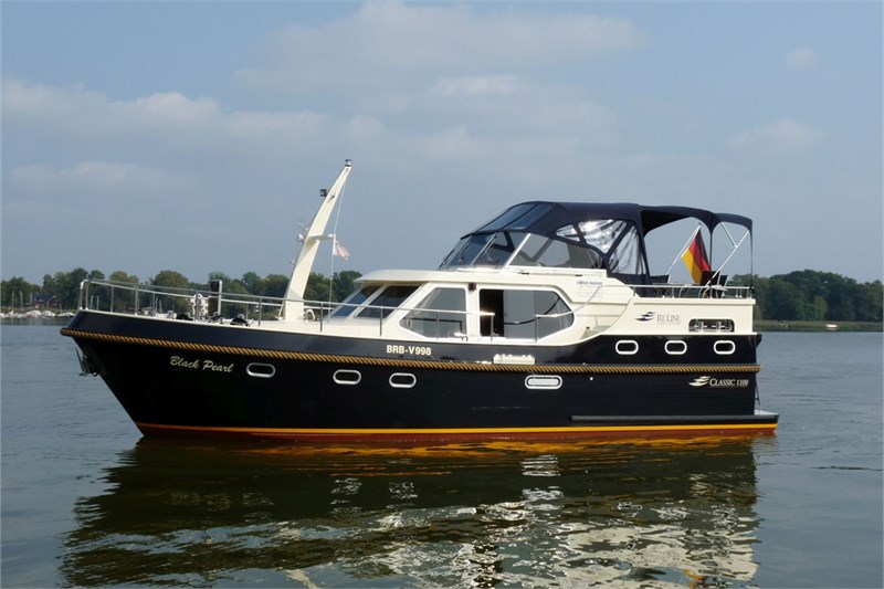 Motoryacht_Reline_Classic_AC_Black_Pearl