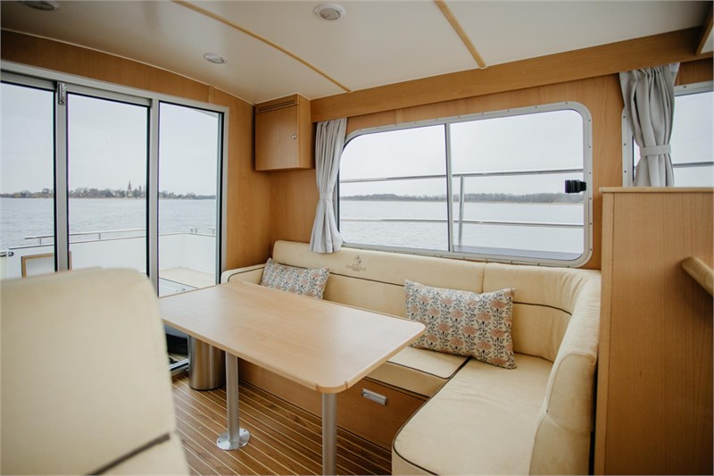 Yacht_Scandinavia_950_Hanna-Salon-Sitzecke