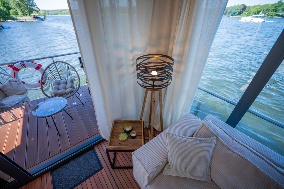 boot-elements-ausgang-terrasse