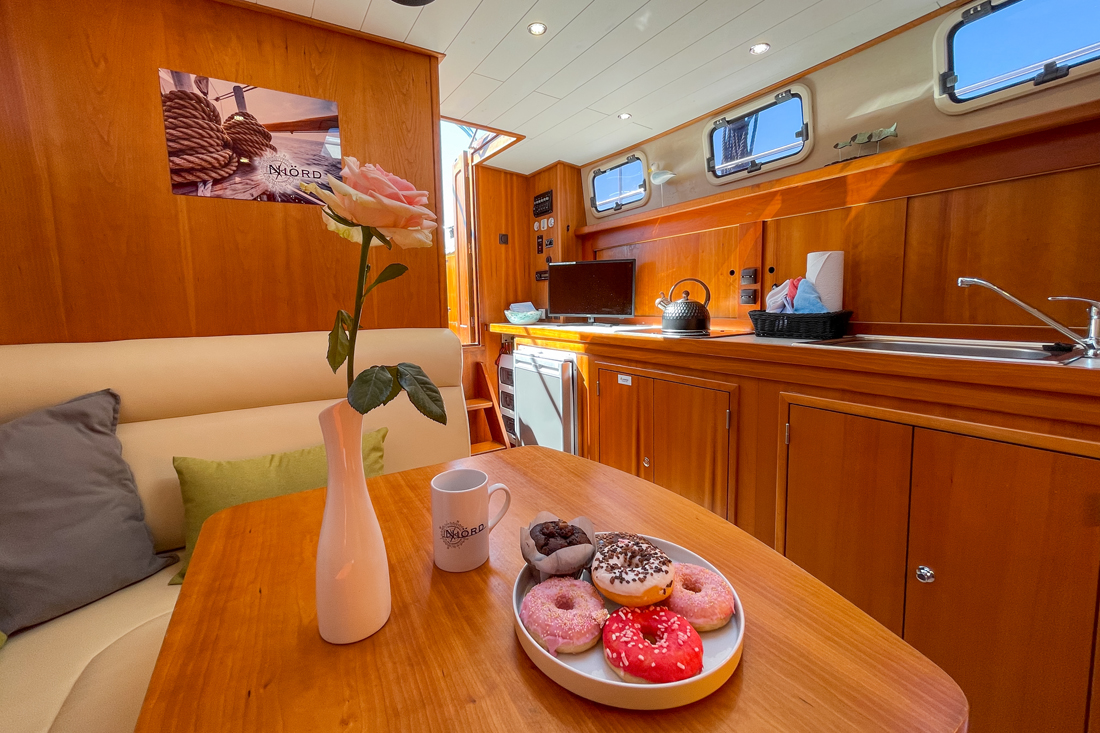 hausboot-nioerd-salon