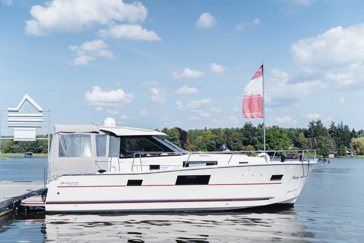 hausboot-mary-ann-am-steg