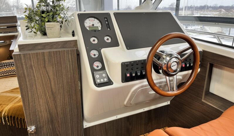 hausboot-nidelv-sira-steuerstand-cockpit