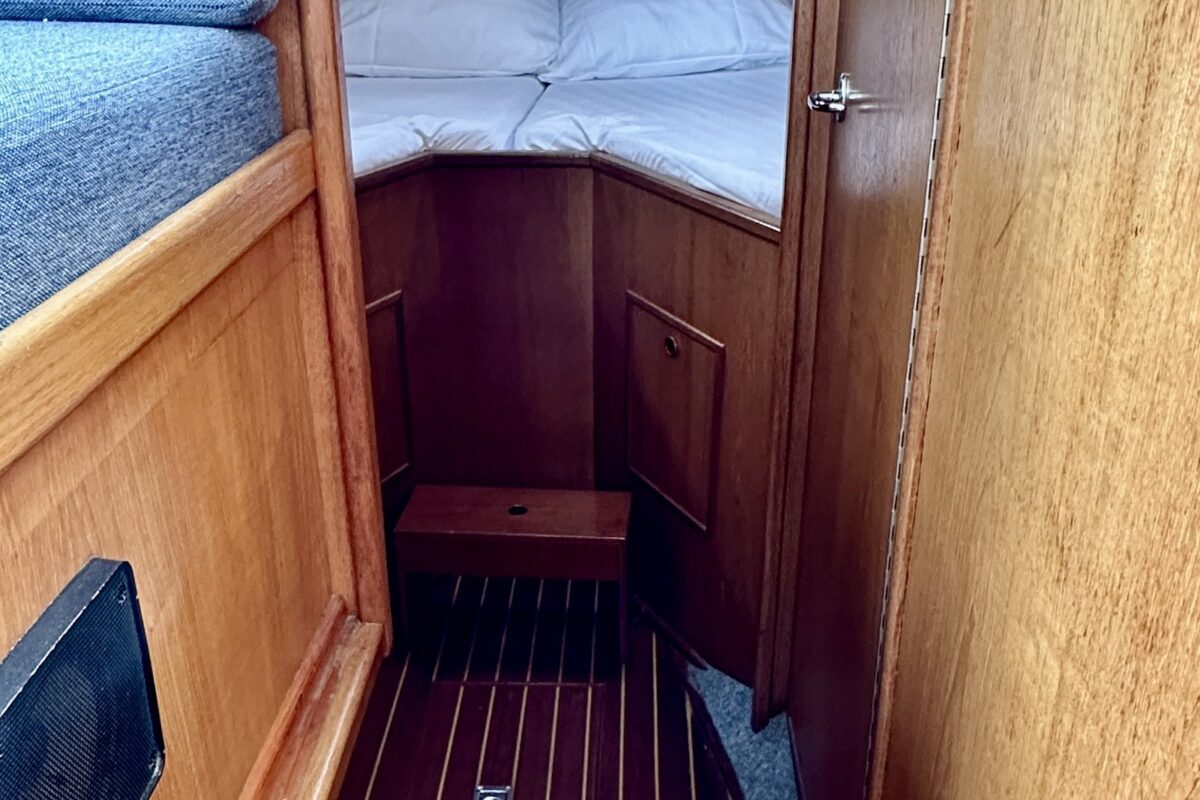 hausboot_pluto_blick_koje_bug