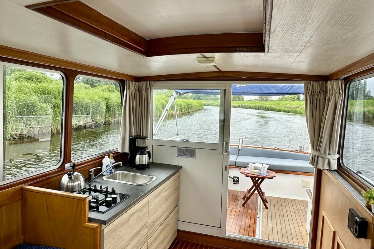 hausboot_pluto_blick_terrasse
