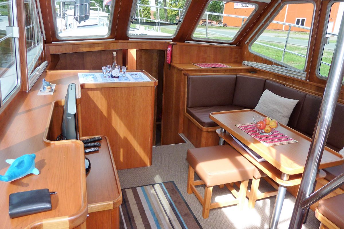 Salon Motoryacht Maja
