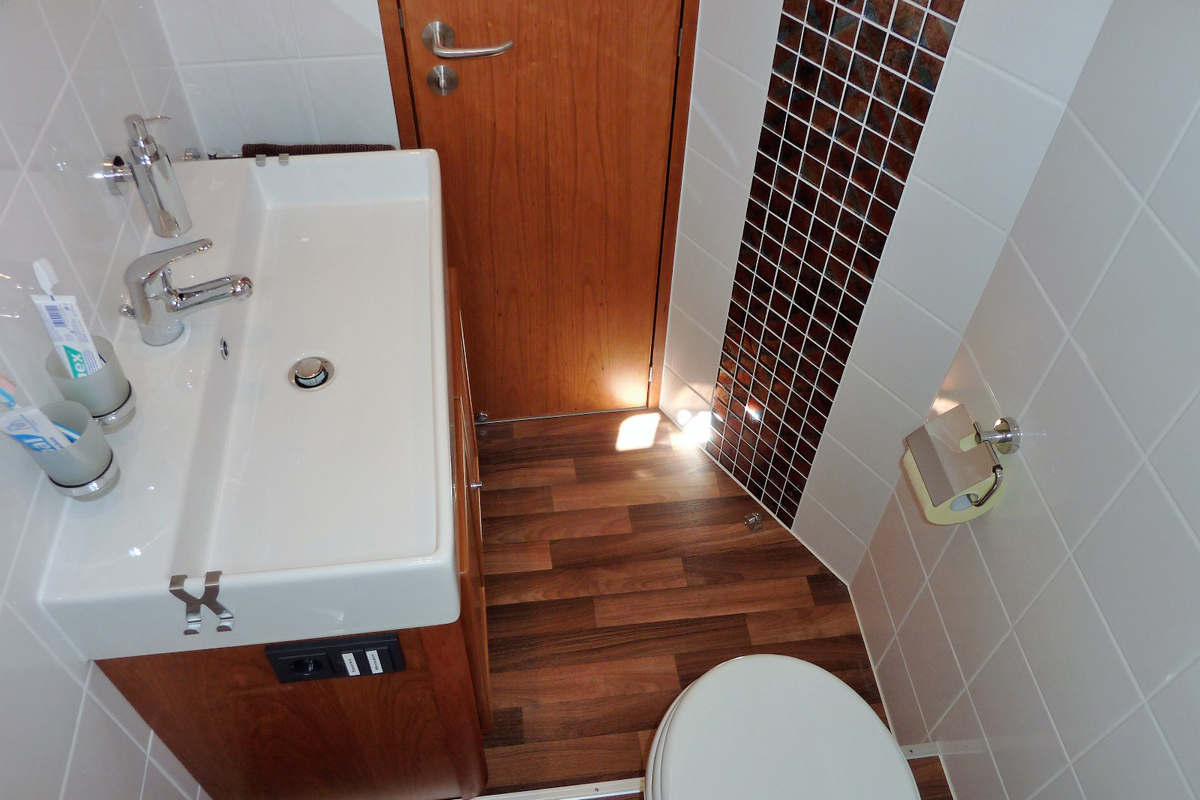 Waschbecken mit Toilette Maja