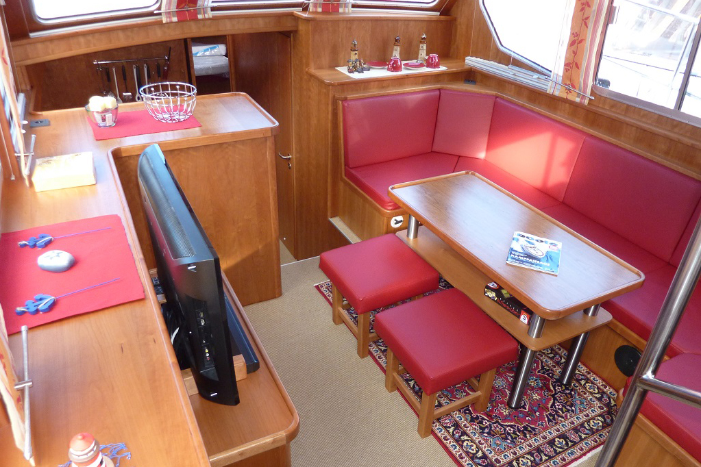 Wohnbereich Motoryacht Ronja