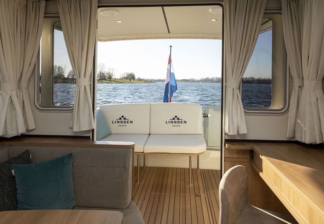 linssen_30_sl_sedan_achtern