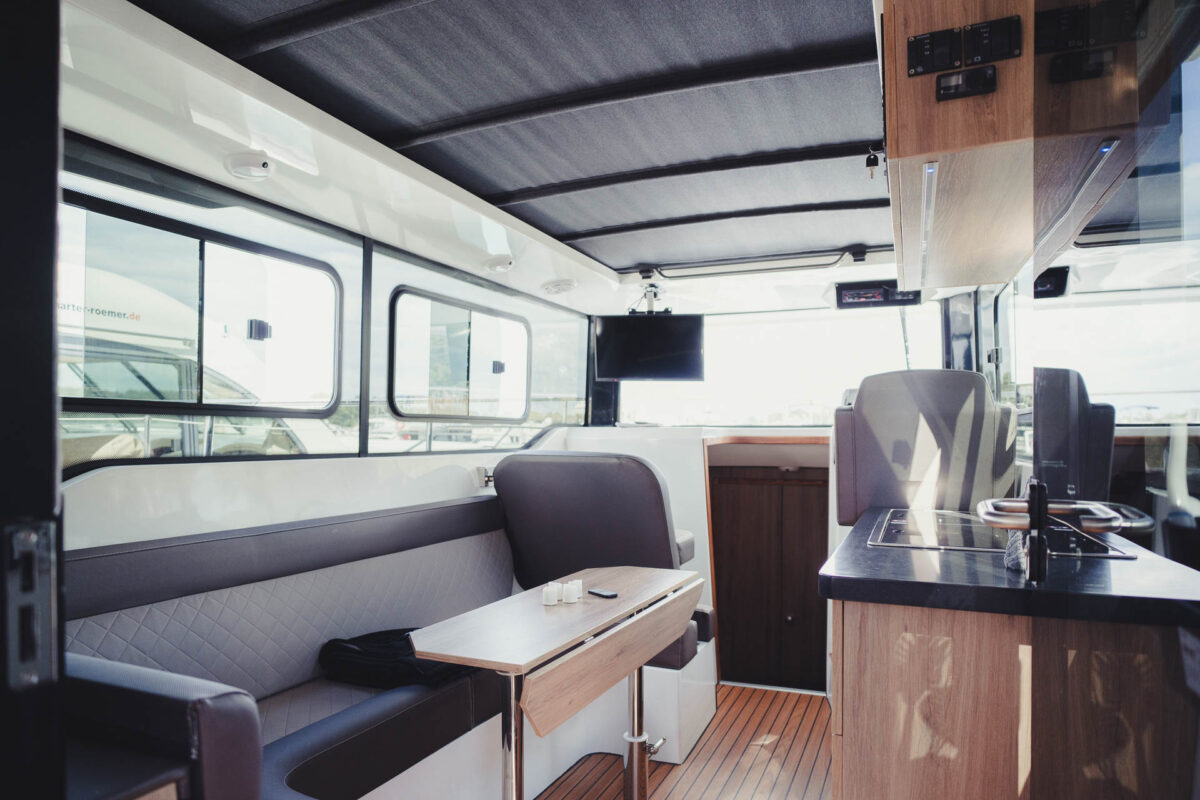 boot-mala-salon-innensteuer