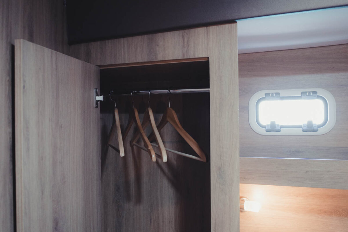 boot-mala-stauraum-kabine-schrank