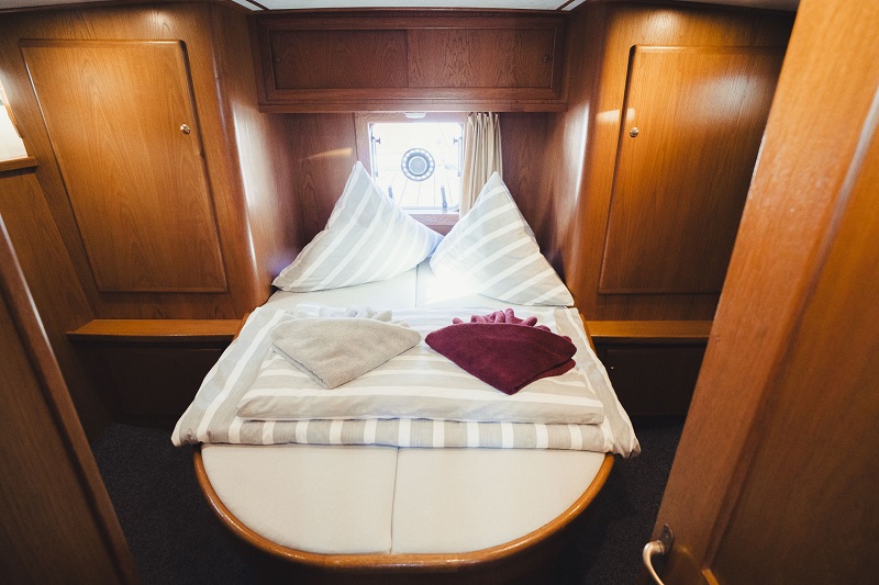 motoryacht-anabell-doppelbett-achtern