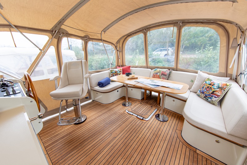 achtereck-lounge-boot-philtina