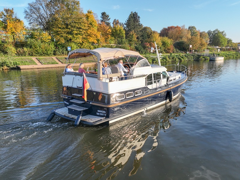 Motoryacht Linssen 40.0 AC Regulus fahrend