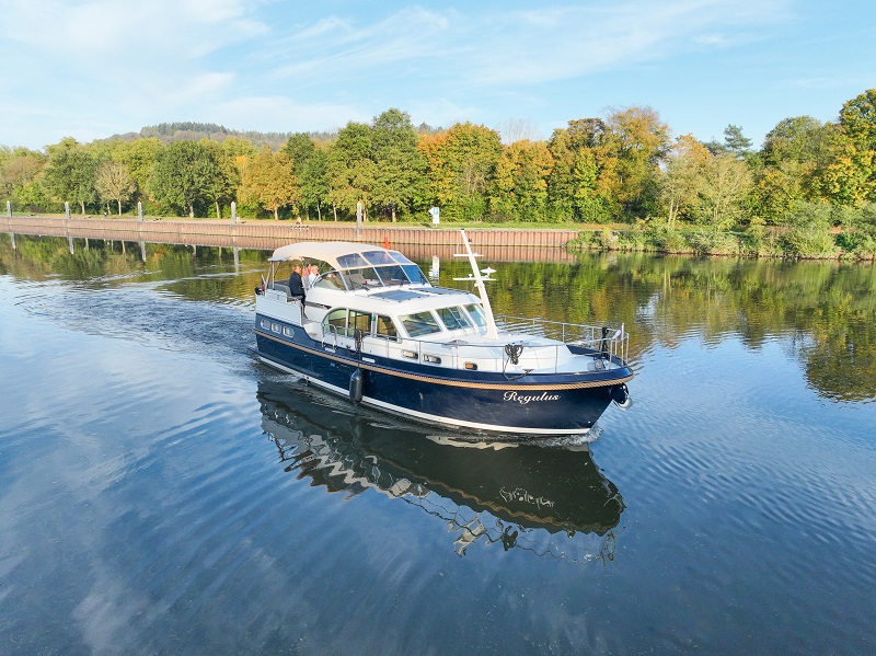 Motoryacht Regulus ab Merzig