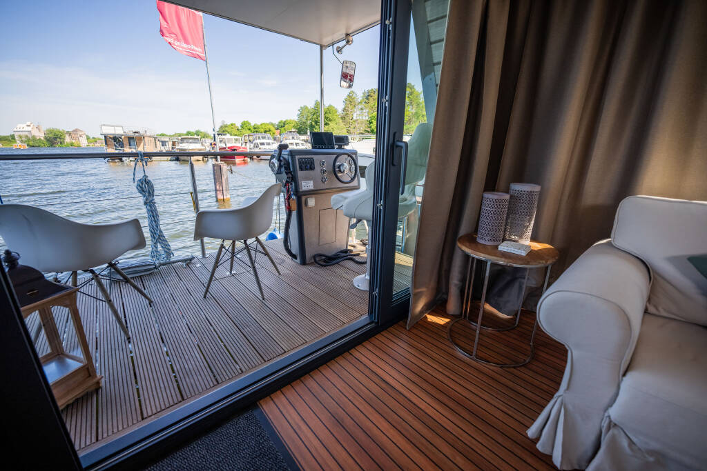 boot-ariella-blick-bugterrasse