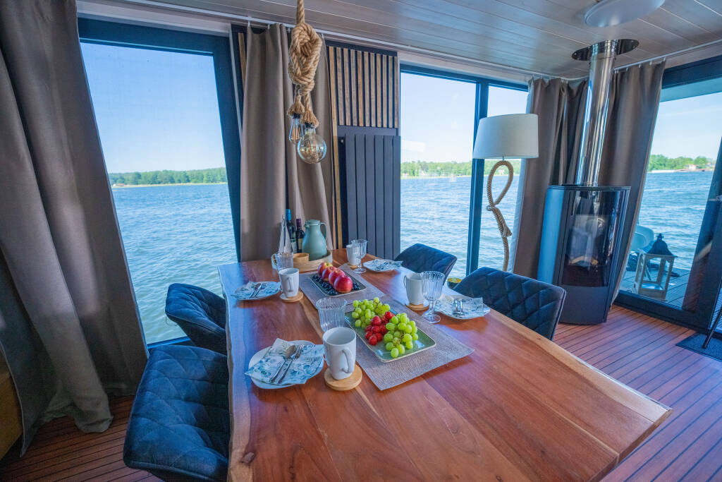 boot-ariella-essplatz-kamin-2