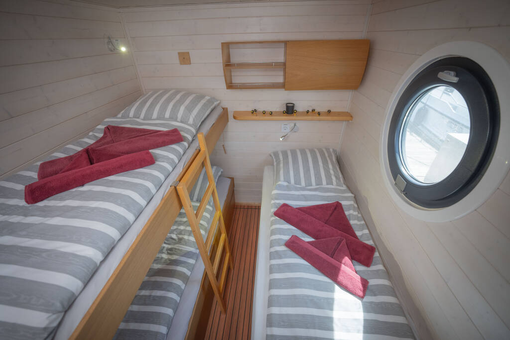 boot-miami-kabine-drei-betten