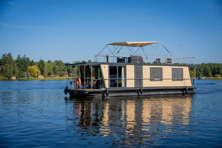 Bungalowboot Woma 13 Mecklenburgische Seenplatte