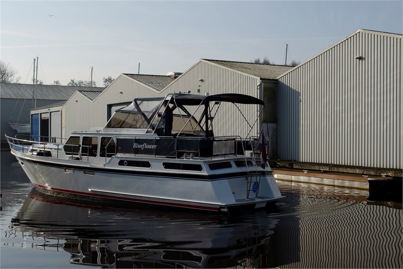 valkkruiser_1350_blueflower_hafen