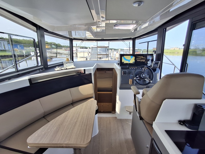 cockpit-sitzecke-nortman-1050