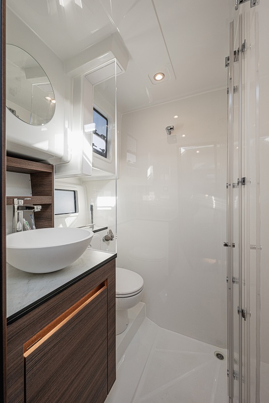 hausboot_liberty_badezimmer