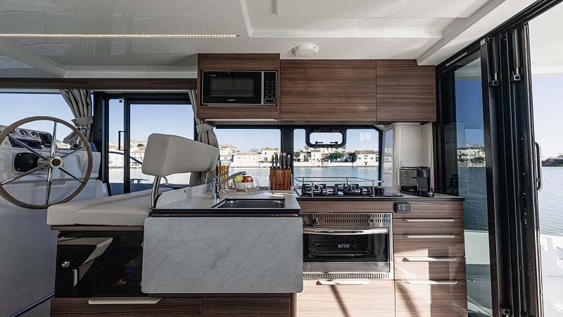 hausboot_liberty_salon_kueche