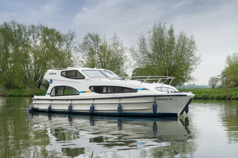 Hausboot Caprice in Fahrt
